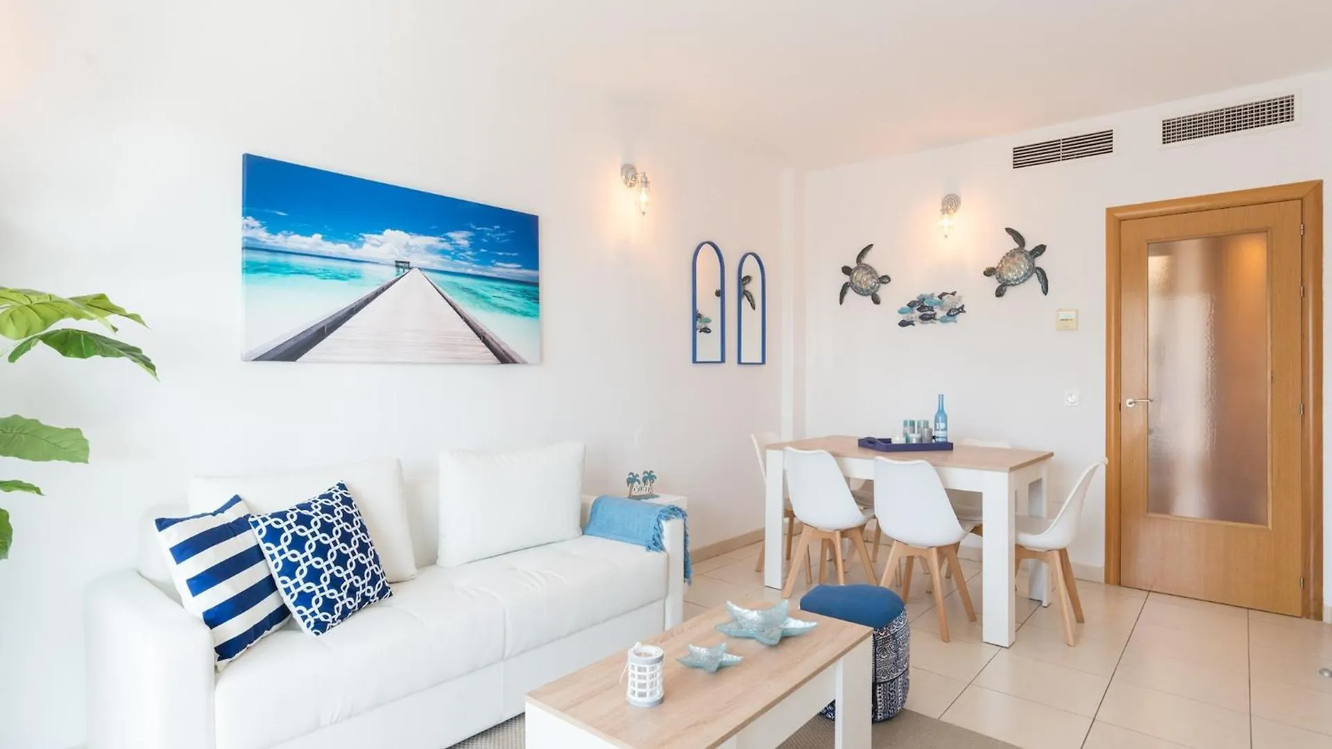 Apartment With Terrace, Pool, Parking Torremolinos 0*,  Espagne
