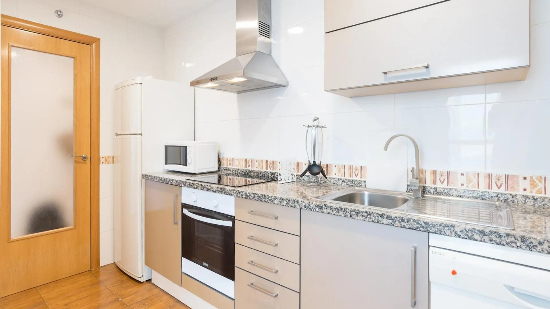 Apartment With Terrace, Pool, Parking Torremolinos