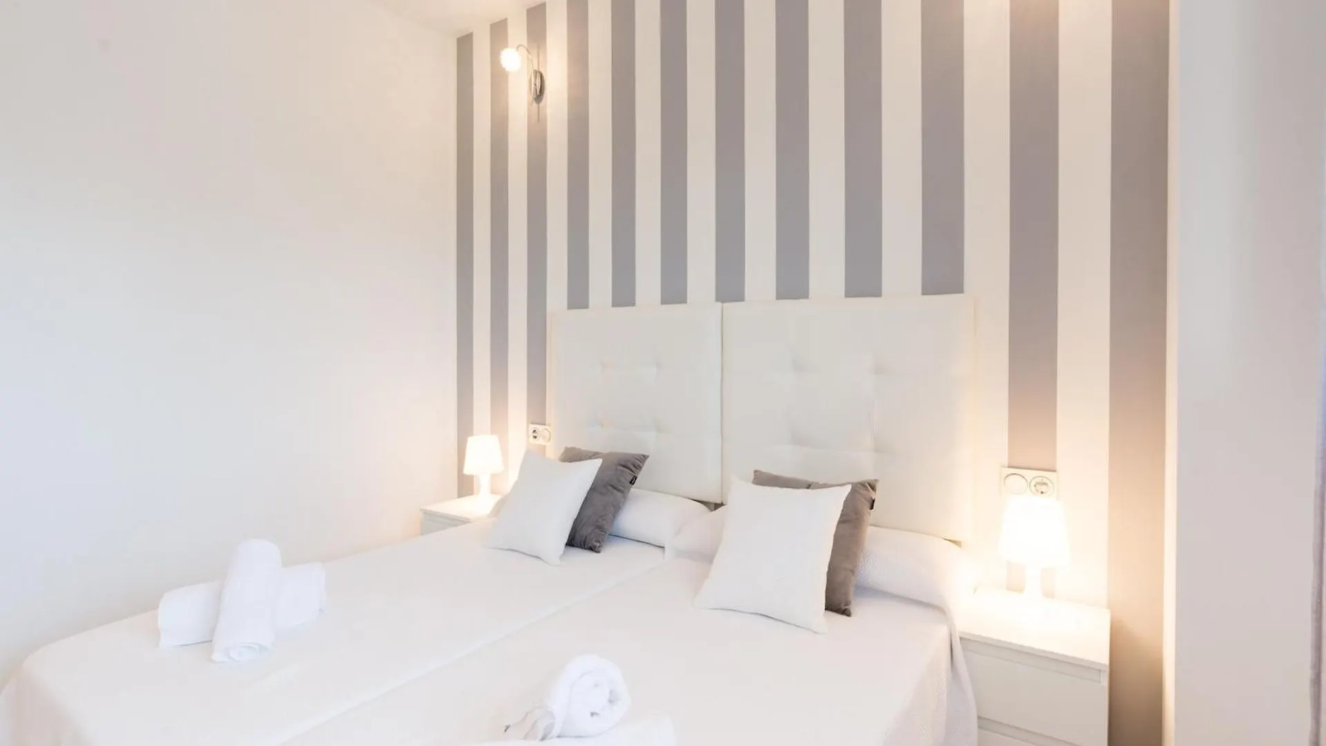Apartment With Terrace, Pool, Parking Торремолинос