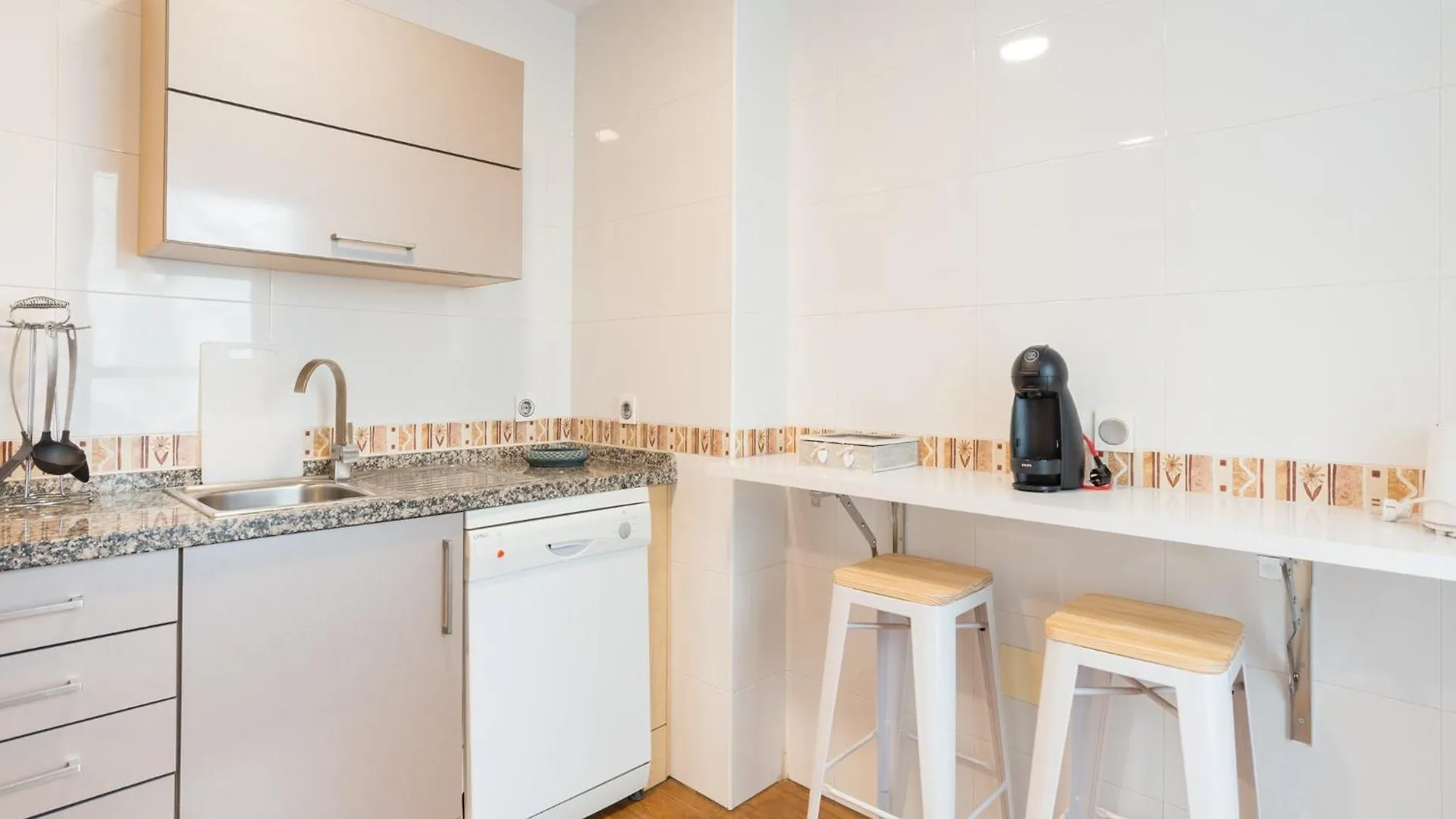 Apartment With Terrace, Pool, Parking Торремолинос