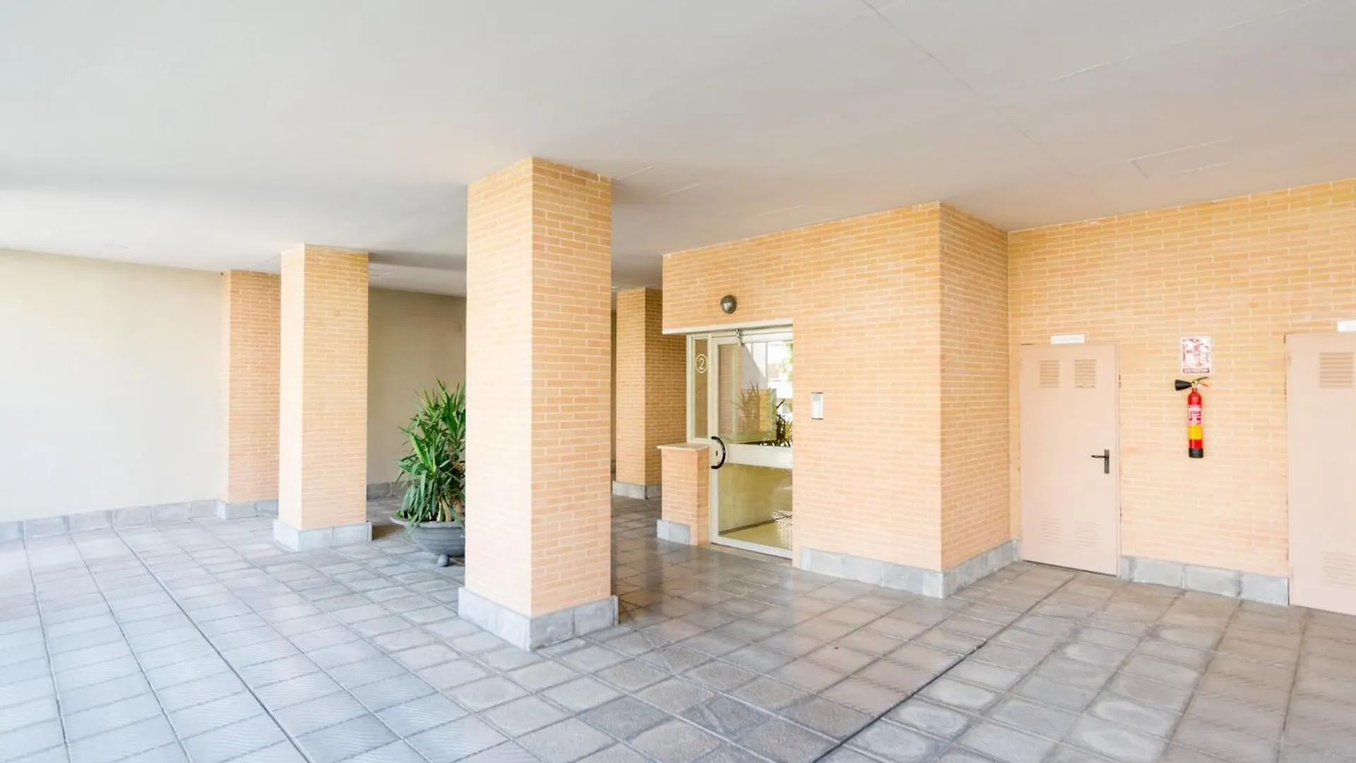 Apartment With Terrace, Pool, Parking Торремолинос